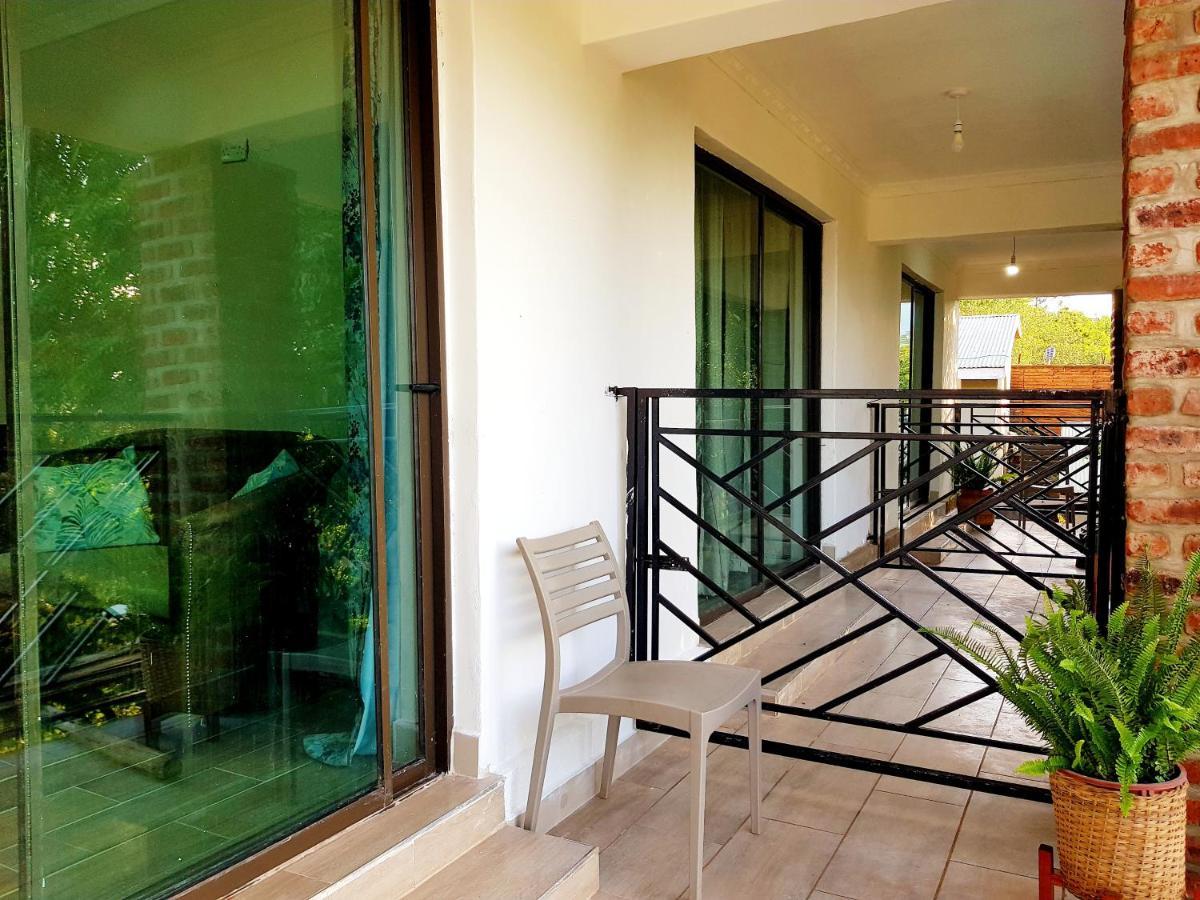 Chinyonga Guesthouse Limbe ภายนอก รูปภาพ