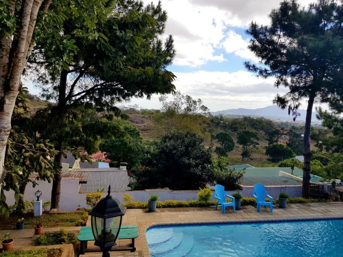 Chinyonga Guesthouse Limbe ภายนอก รูปภาพ